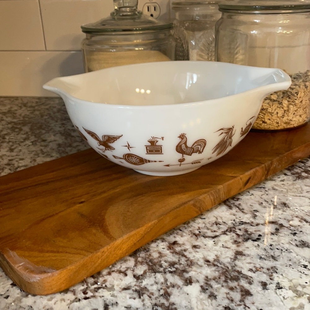 Pyrex Early American Cinderella bowl exc cond